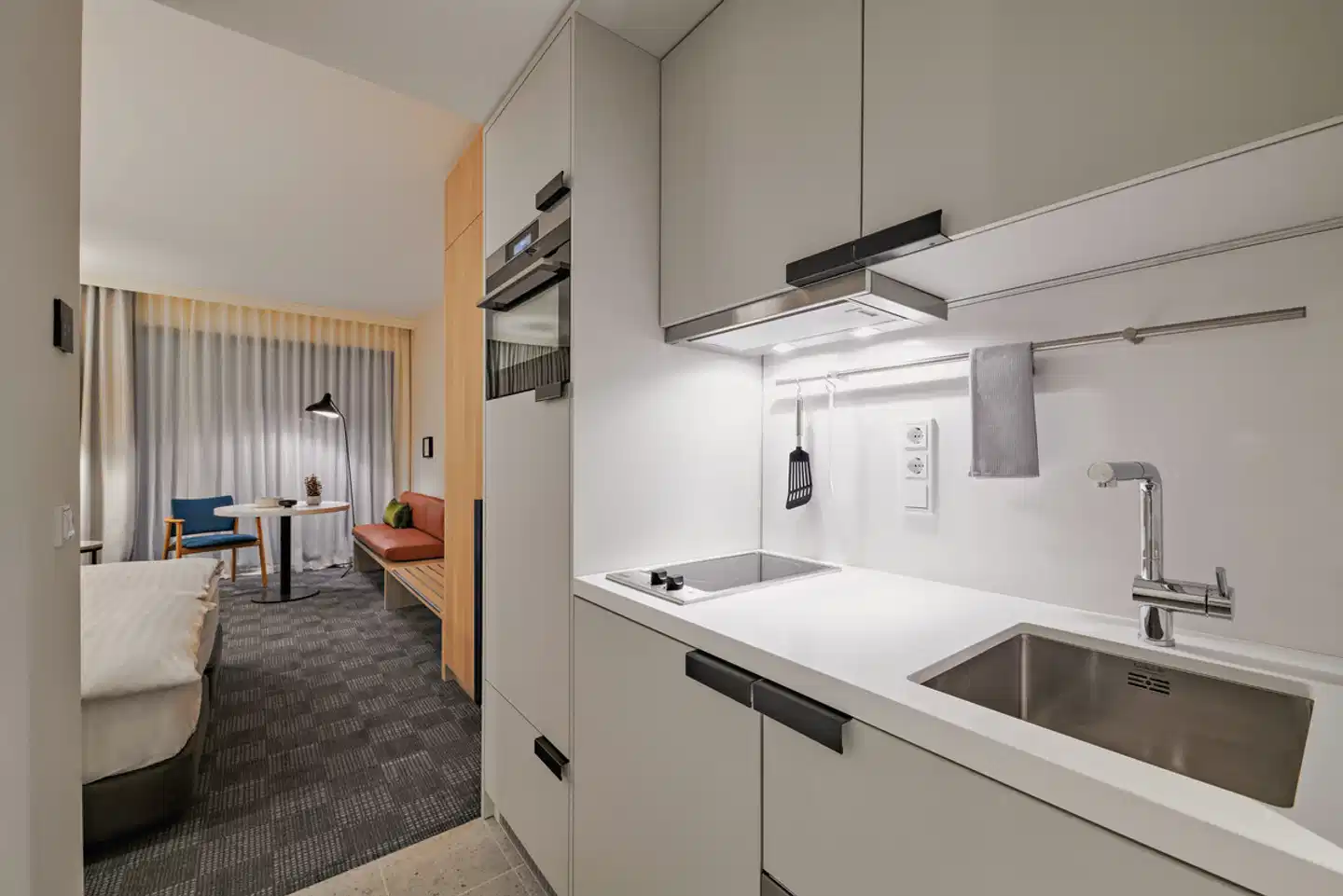 Adina Apartment Hotel Cologne Badezimmer