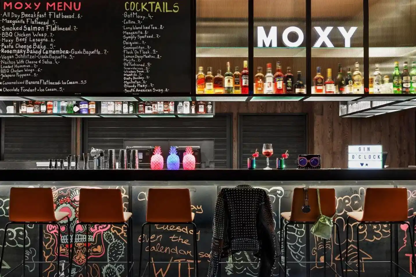 Moxy Kaunas Center Bar