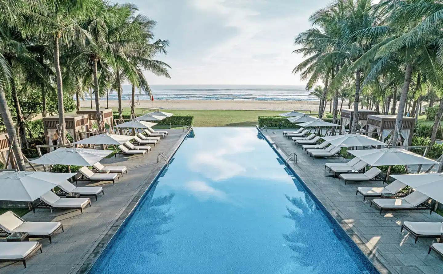 Shilla Monogram Danang Pool