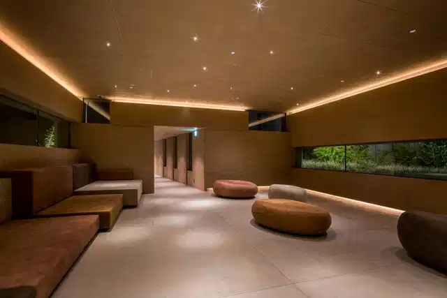 Tokyo Bay Shiomi Prince Hotel Lobby