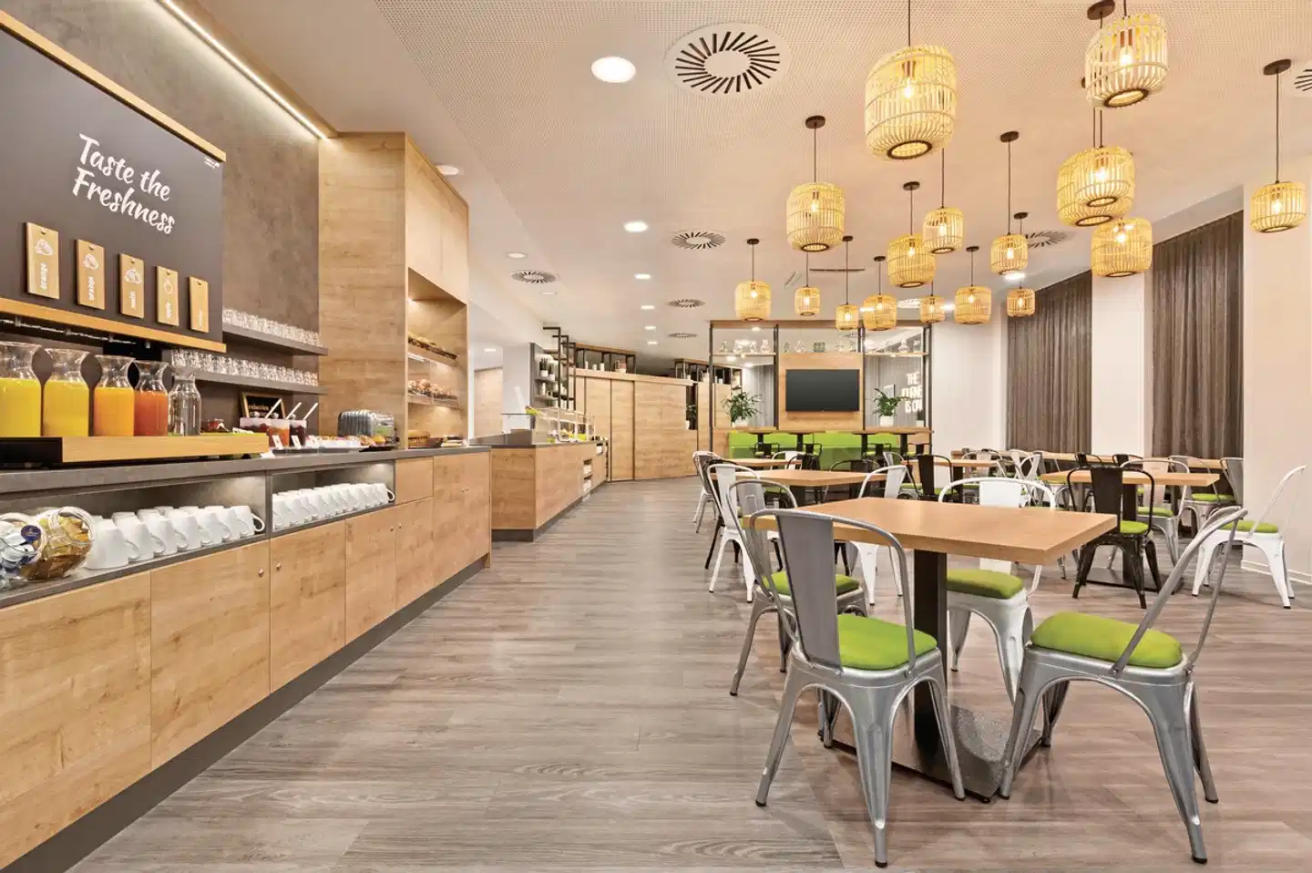 Super 8 by Wyndham Chemnitz Bar