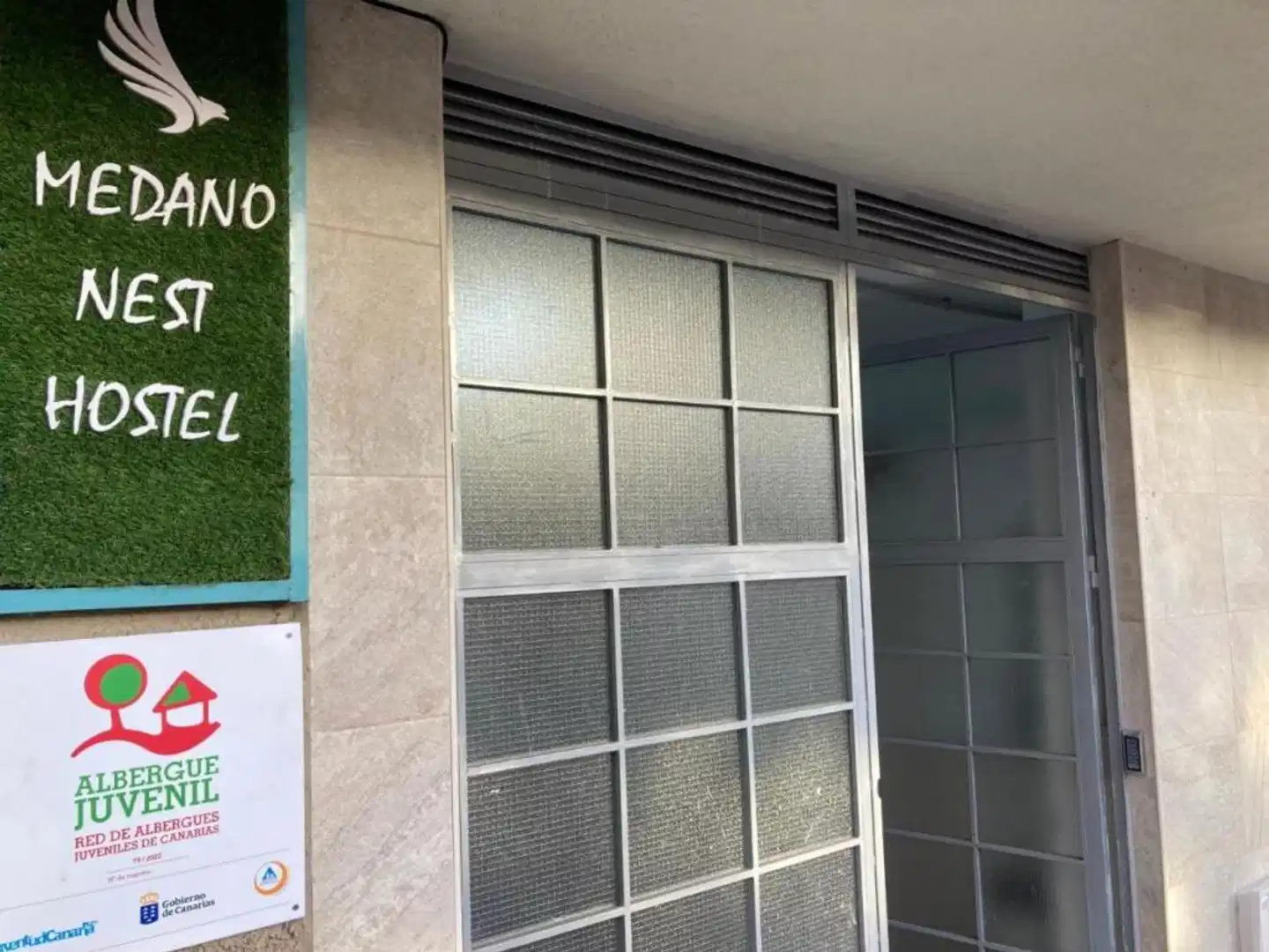 Medano Nest Hostel Aussenansicht