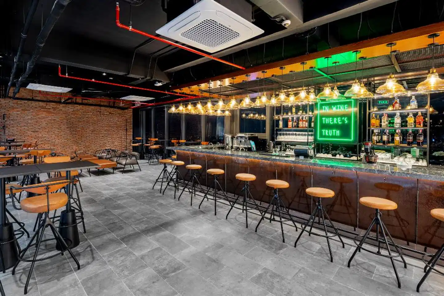 Mandala Hotel & Suites Bac Giang Bar