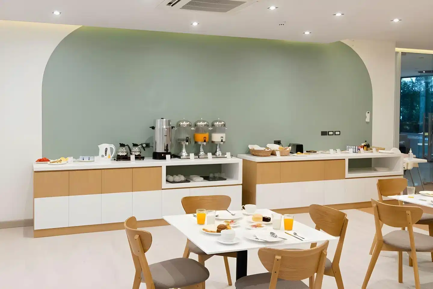 Pure Eleven Pratunam Bangkok Hotel Restaurant