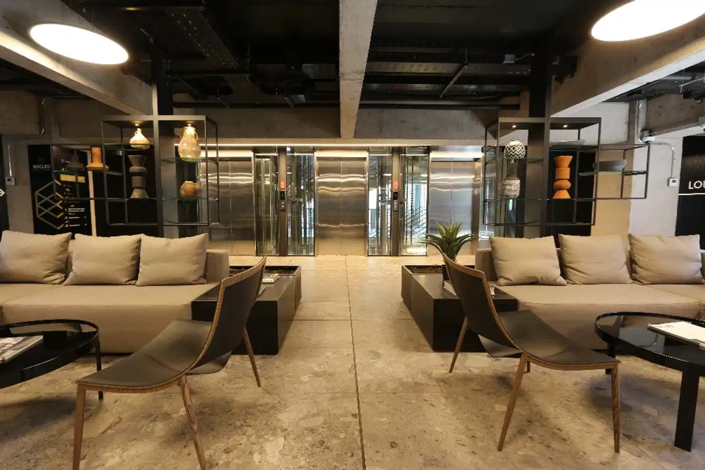 Nucleo Mayor Apart Lobby