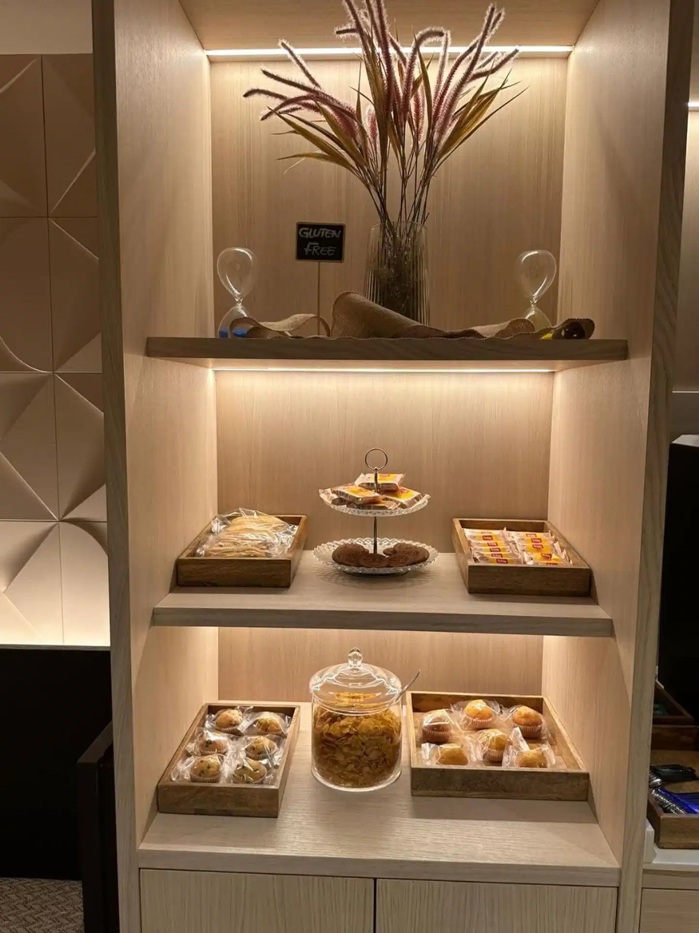 Arcelon Hotel Restaurant