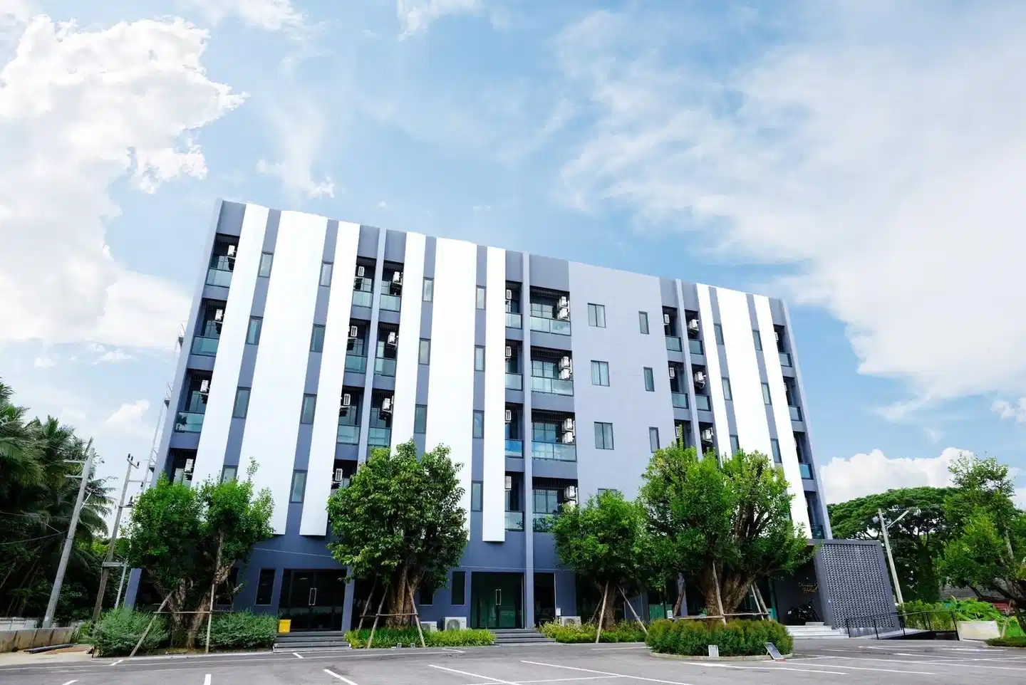 Double J Hotel Aussenansicht