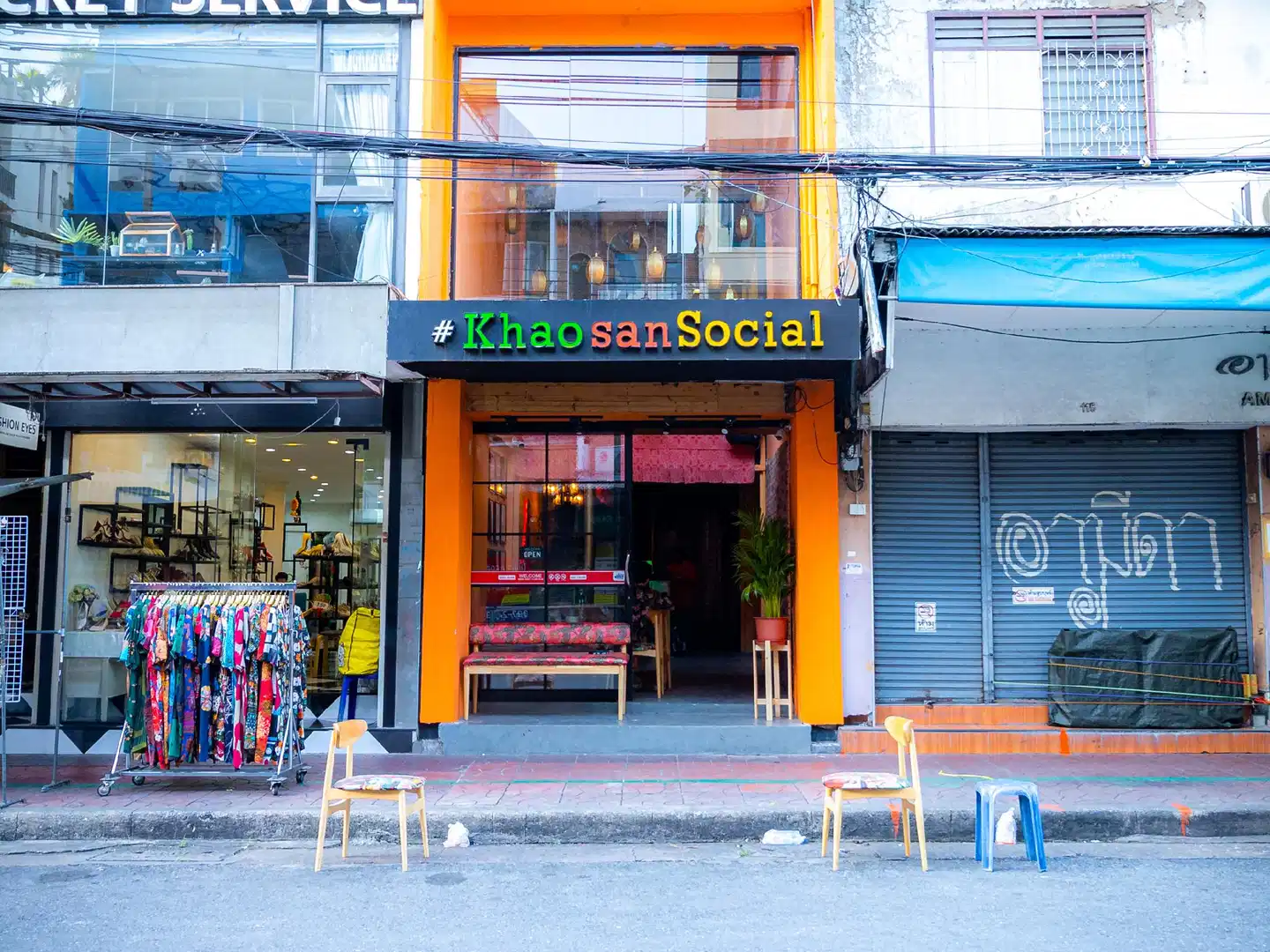 Khaosan Social Capsule Hostel Aussenansicht