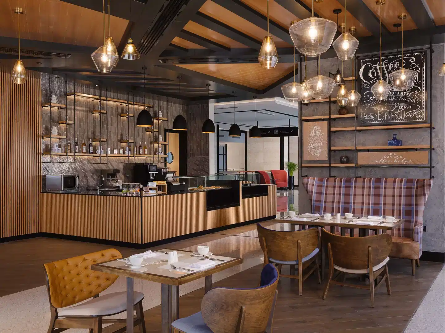 DoubleTree by Hilton Muscat Qurum Bar