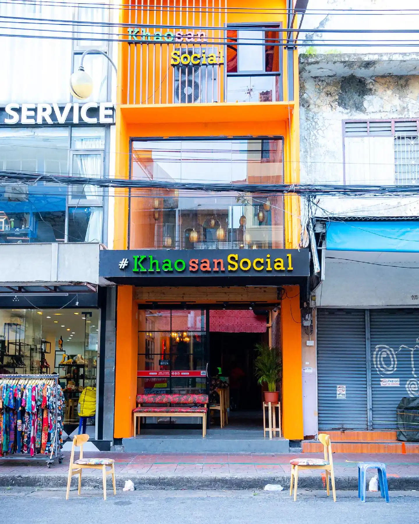 Khaosan Social Capsule Hostel Aussenansicht