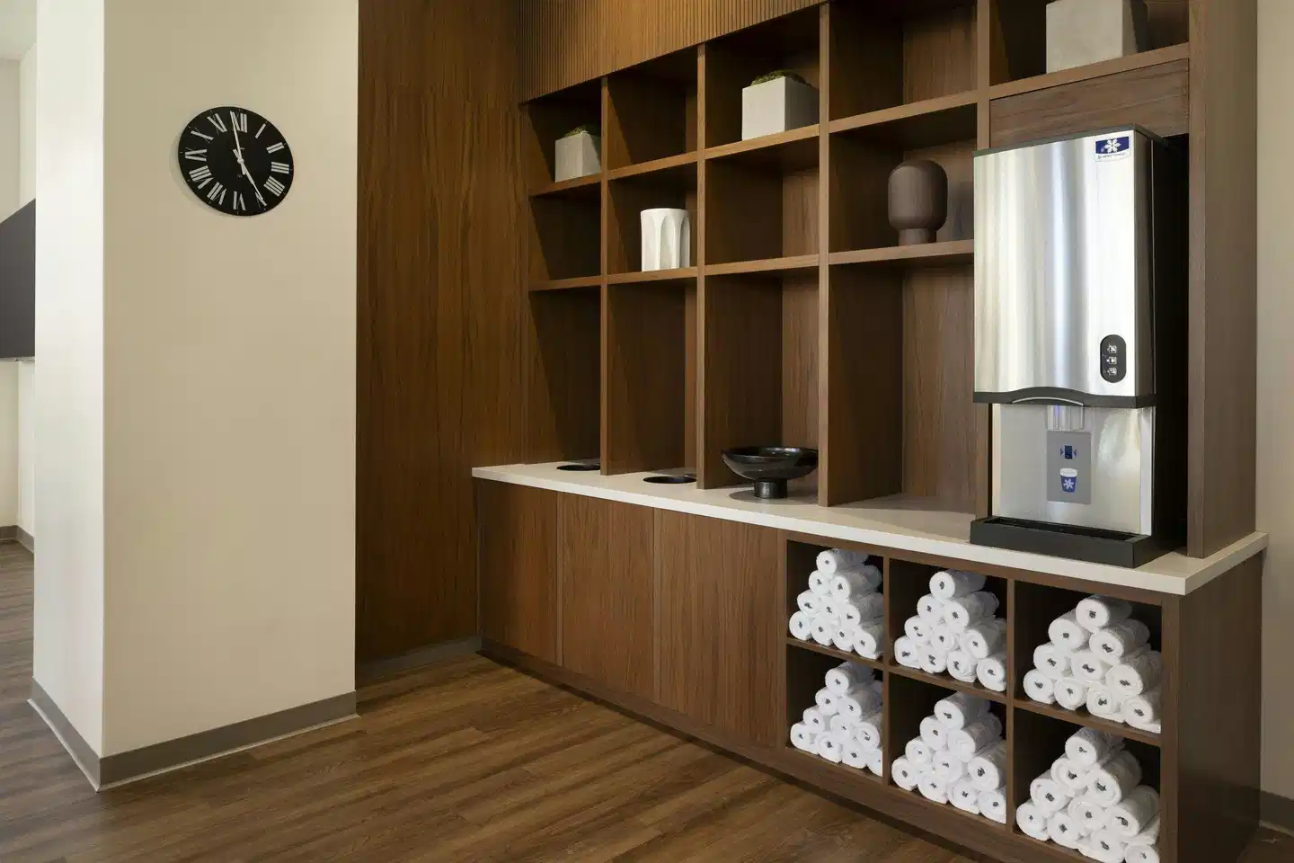 AC Hotel by Marriott San Rafael Downtown Lobby