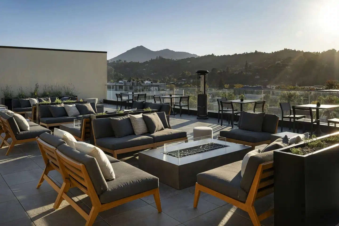 AC Hotel by Marriott San Rafael Downtown Terrasse