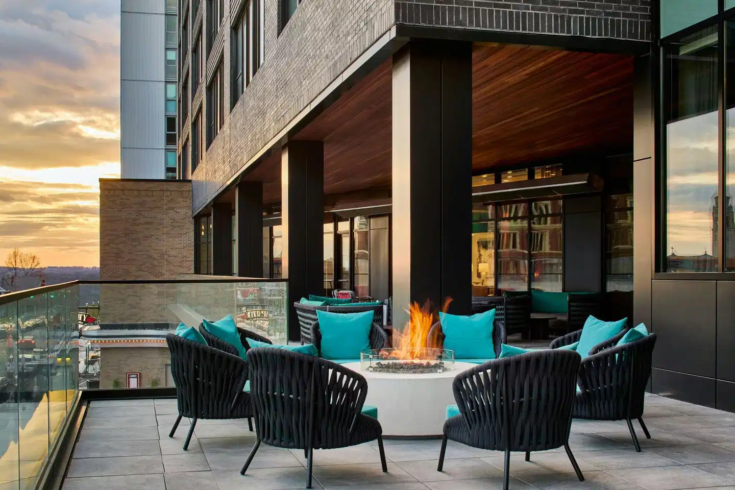 Hotel Celare, Cincinnati Midtown, a Tribute Portfolio Hotel Terrasse