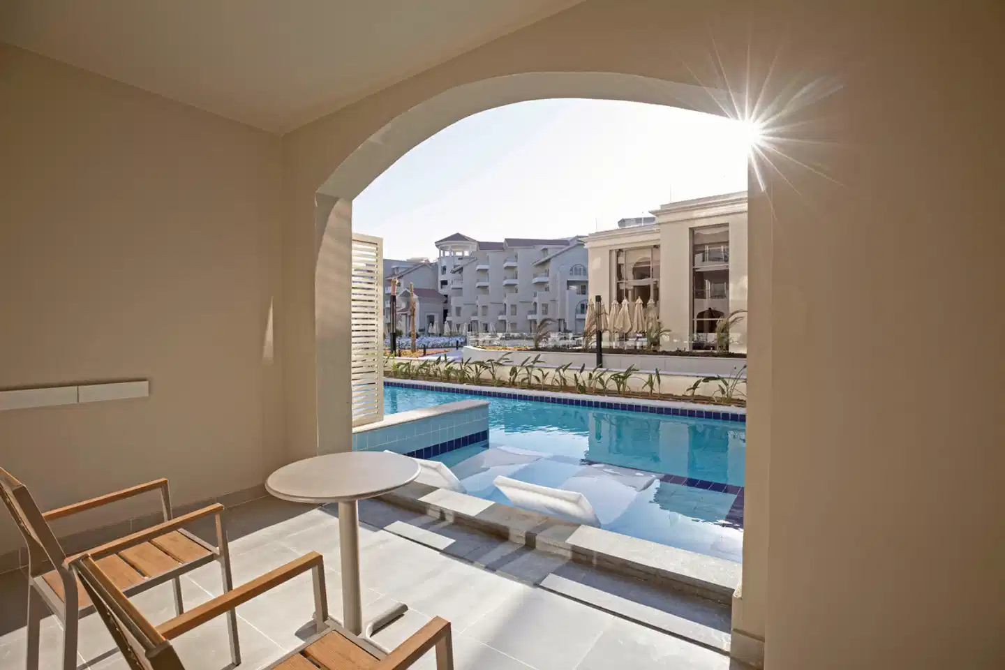 Serenity Sky Arc Sahl Hasheesh Badezimmer