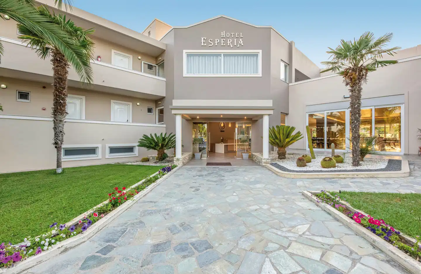 Esperia Hotel Aussenansicht