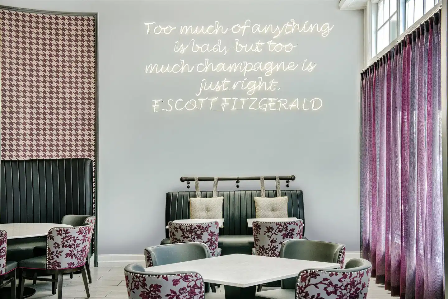 Hotel Indigo Dallas Downtown Lobby