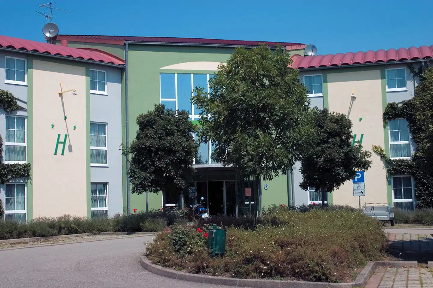 Highway-Hotel Aussenansicht