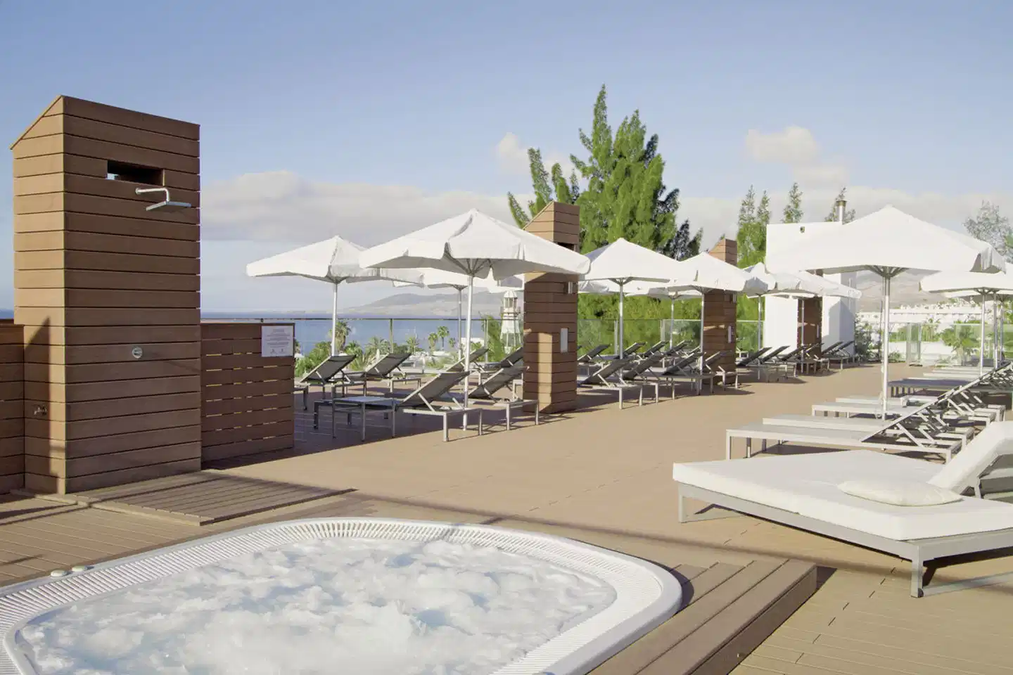 Plus Fariones Apartamentos Terrasse