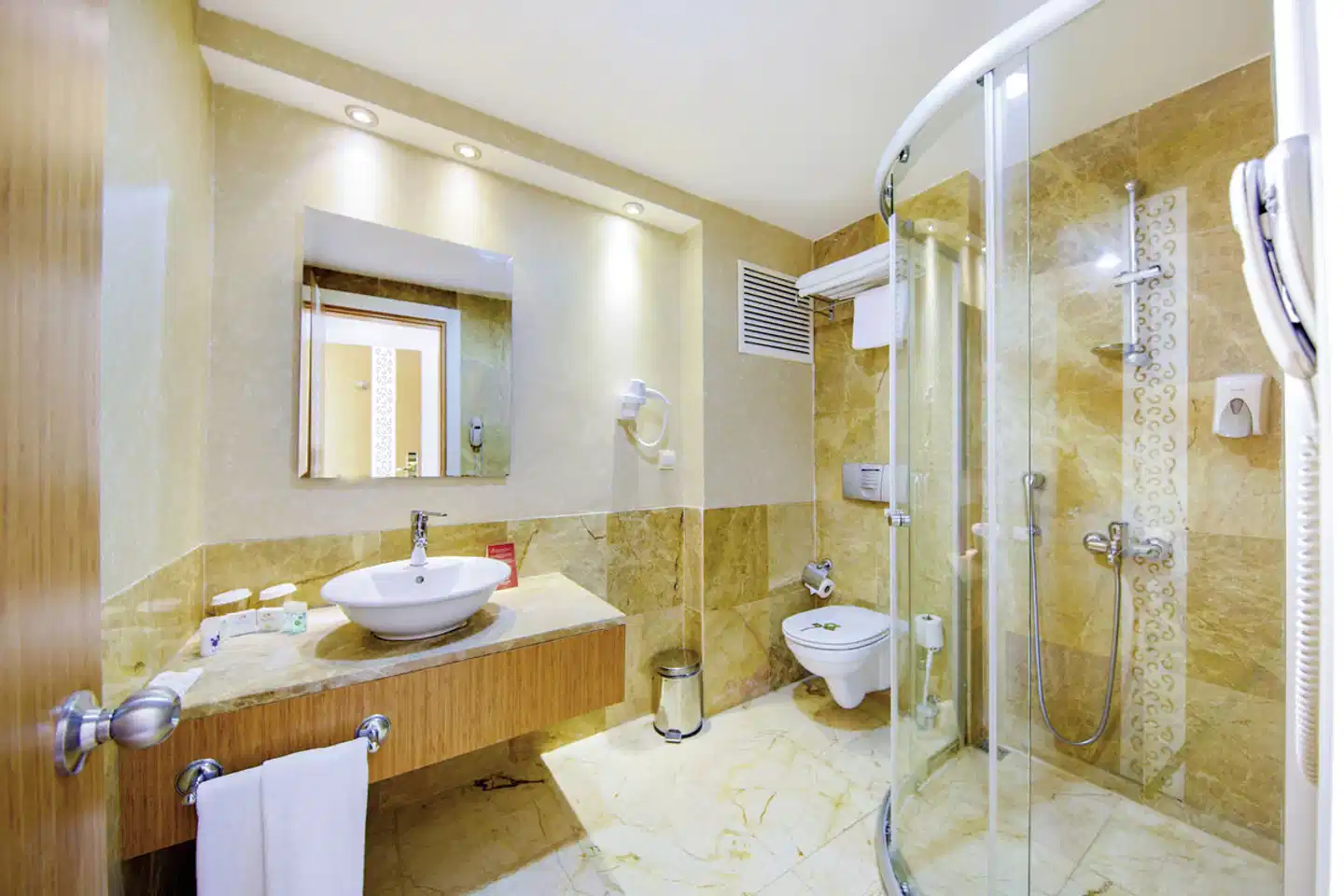 Horus Paradise Luxury Resort Badezimmer