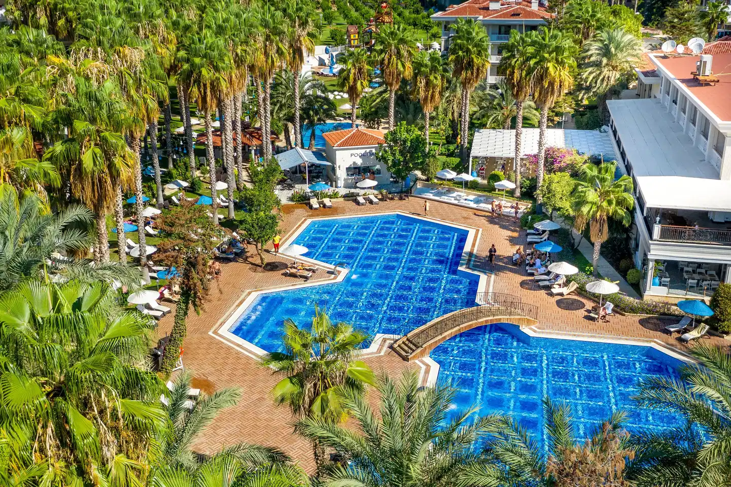 Utopia Resort & Residence Pool