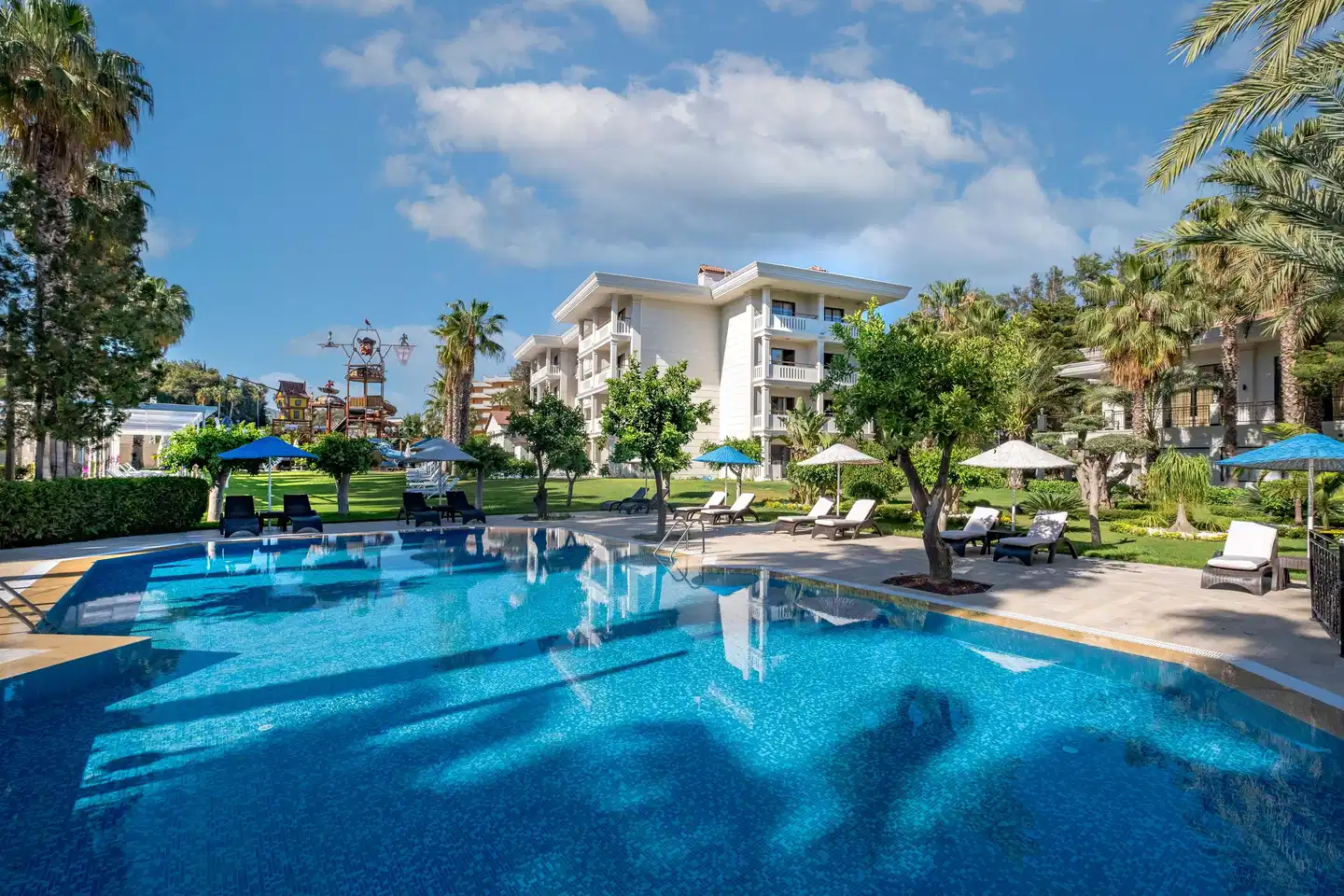 Utopia Resort & Residence Pool