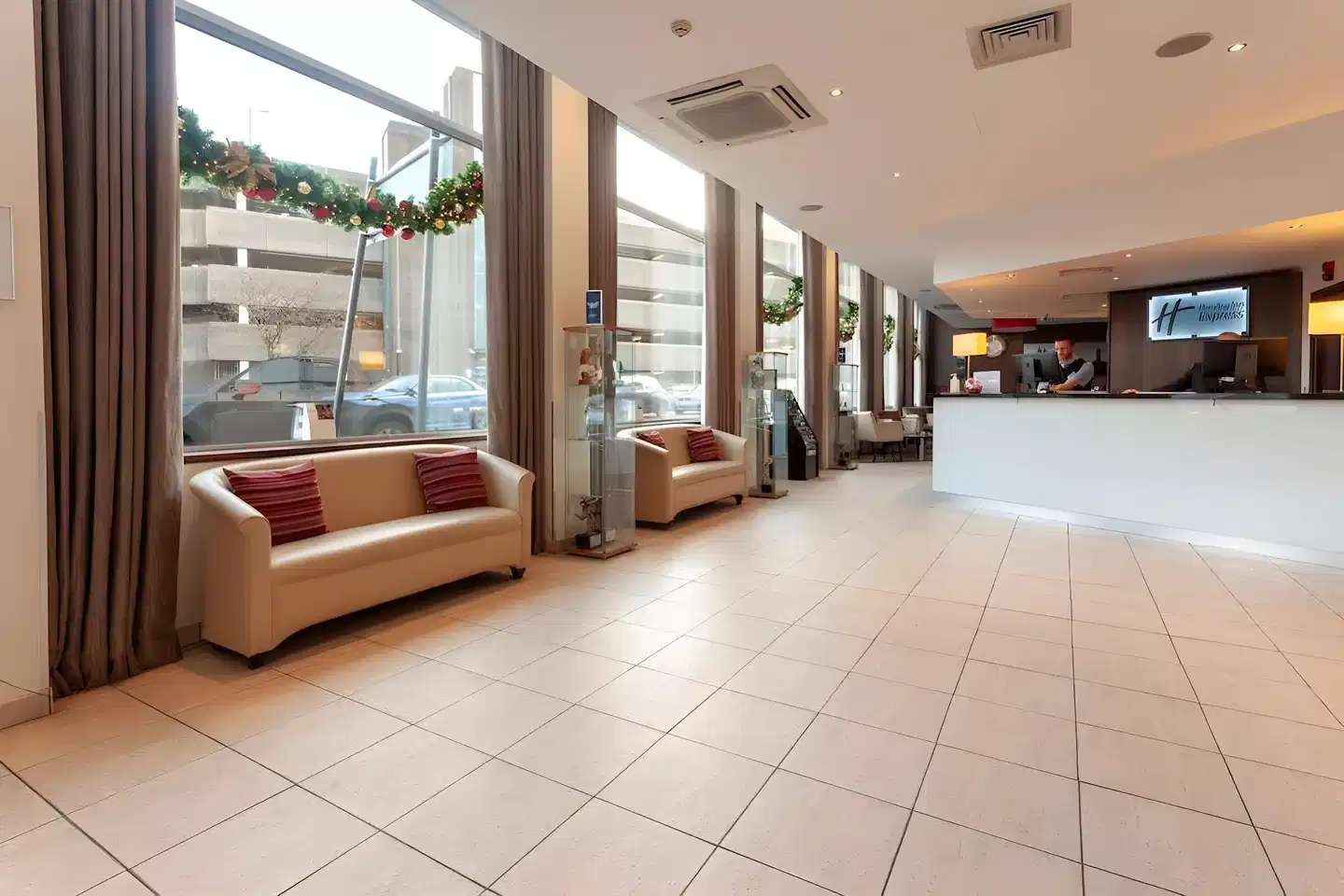 Holiday Inn Express Glasgow - City Center Theatreland Lobby