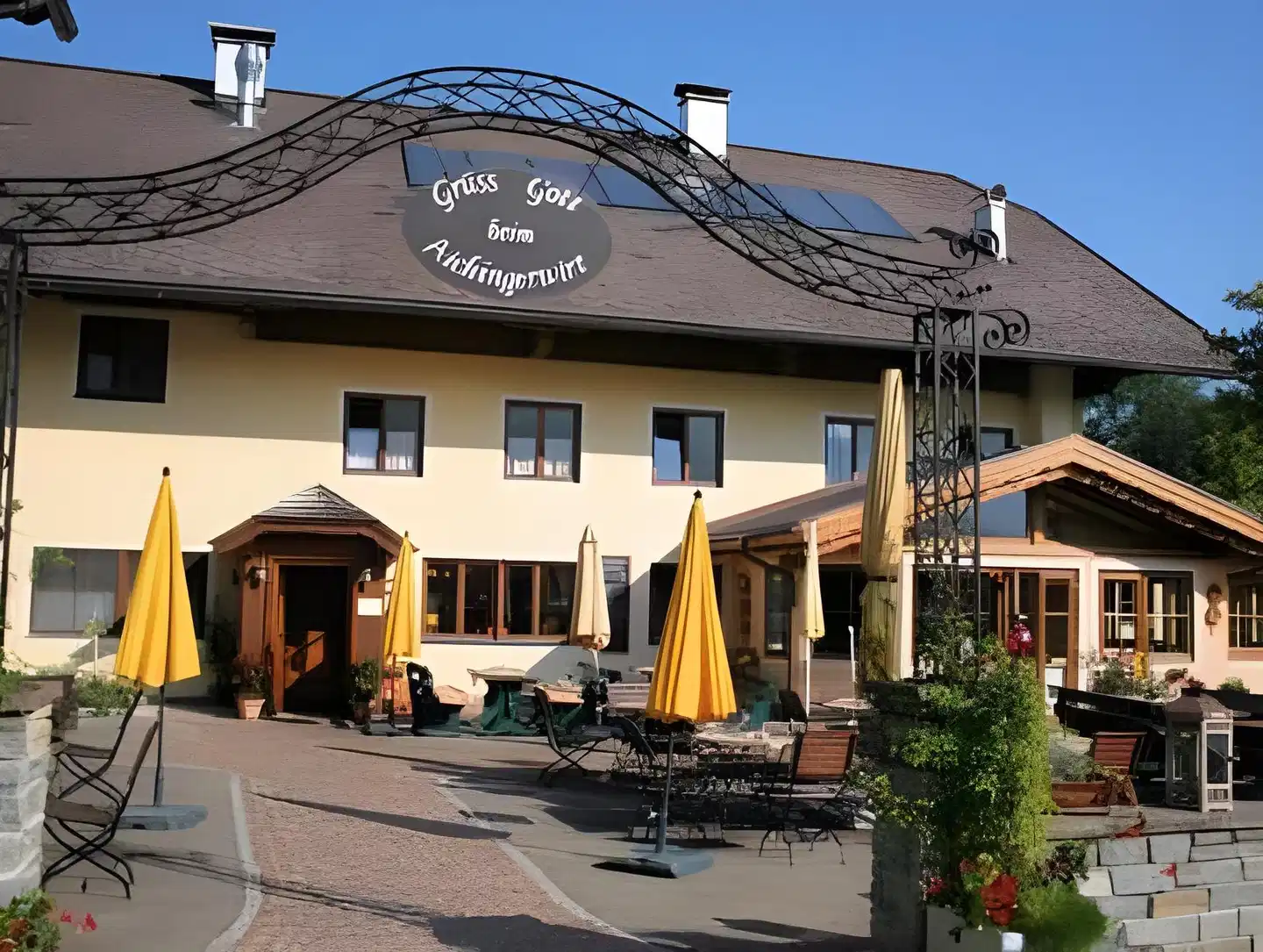 Hotel & Restaurant Aichingerwirt Mondsee Aussenansicht