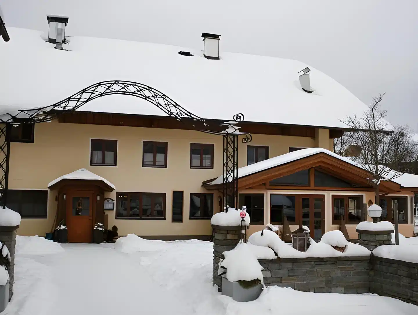 Hotel & Restaurant Aichingerwirt Mondsee Aussenansicht