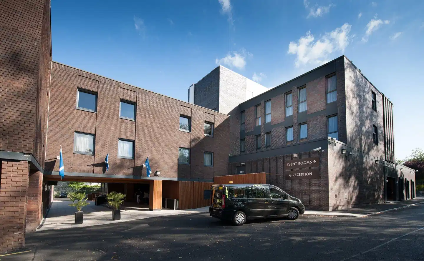 GoGlasgow Urban Hotel Aussenansicht