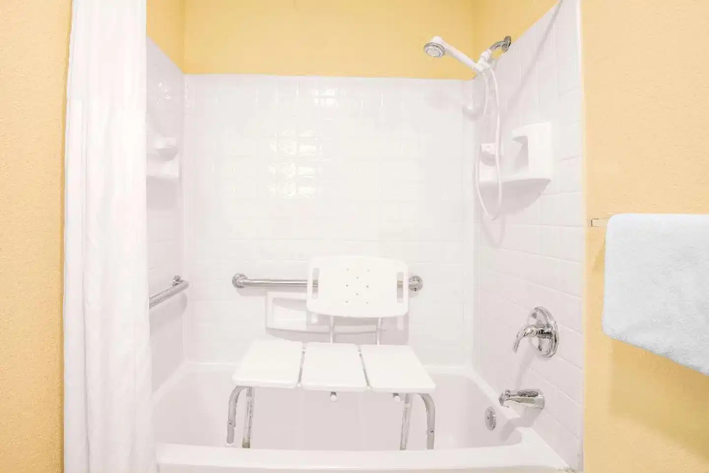 Days Inn by Wyndham Gettysburg Badezimmer