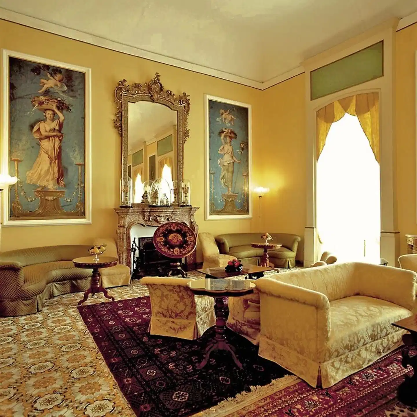 Imperial Tramontano Lobby