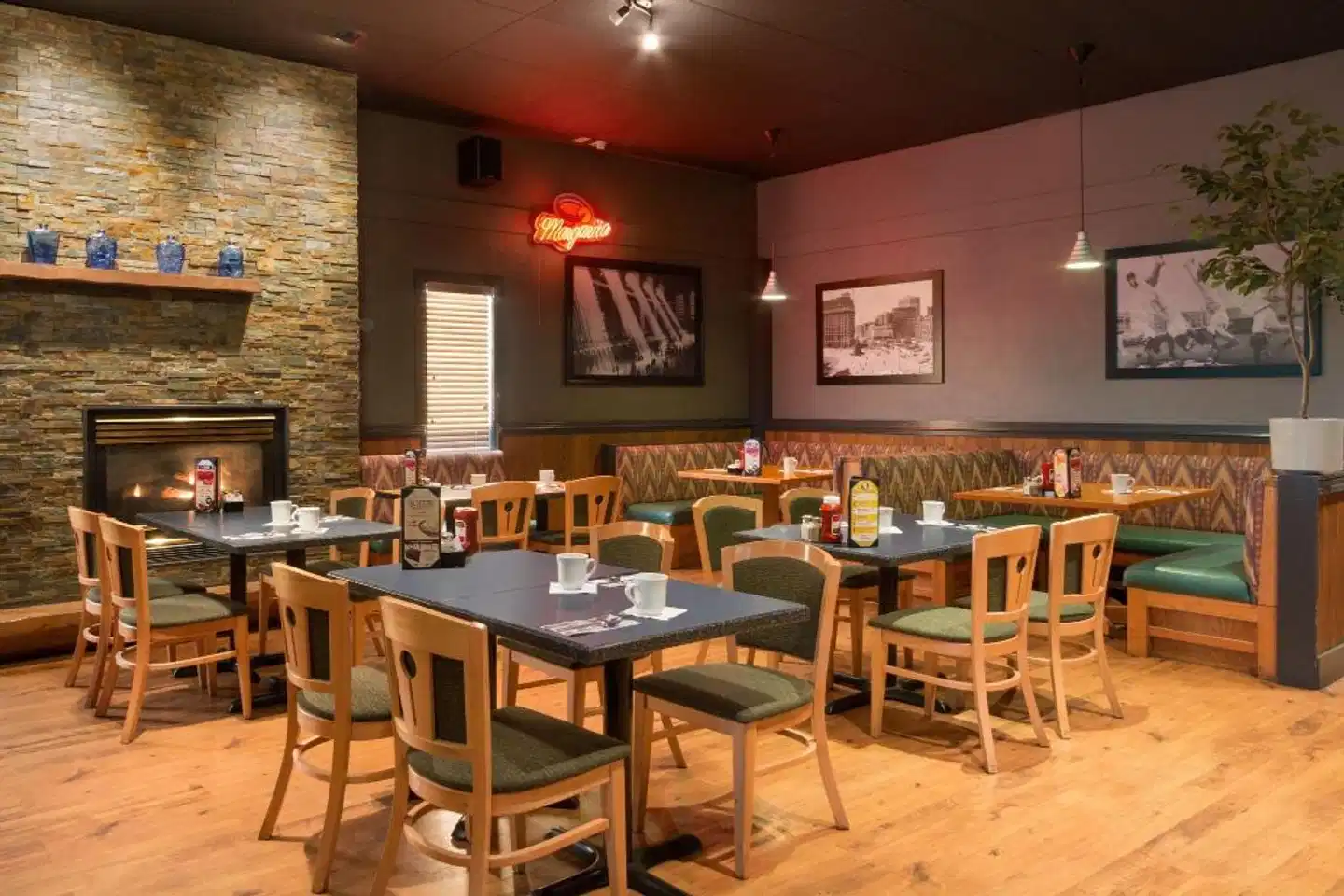 QUALITY INN WHITEHORSE Restaurant