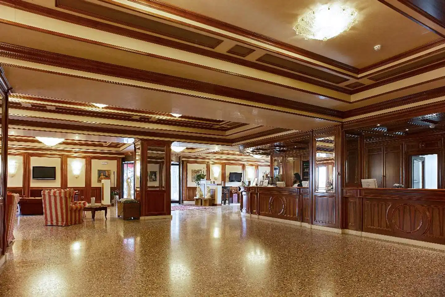 Villa Quaranta Park Wellness Hotel & SPA Lobby