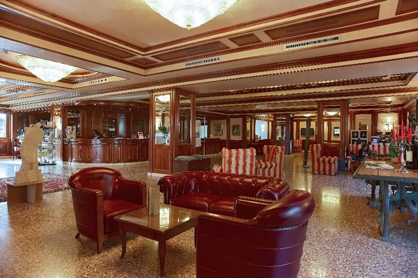 Villa Quaranta Park Wellness Hotel & SPA Lobby