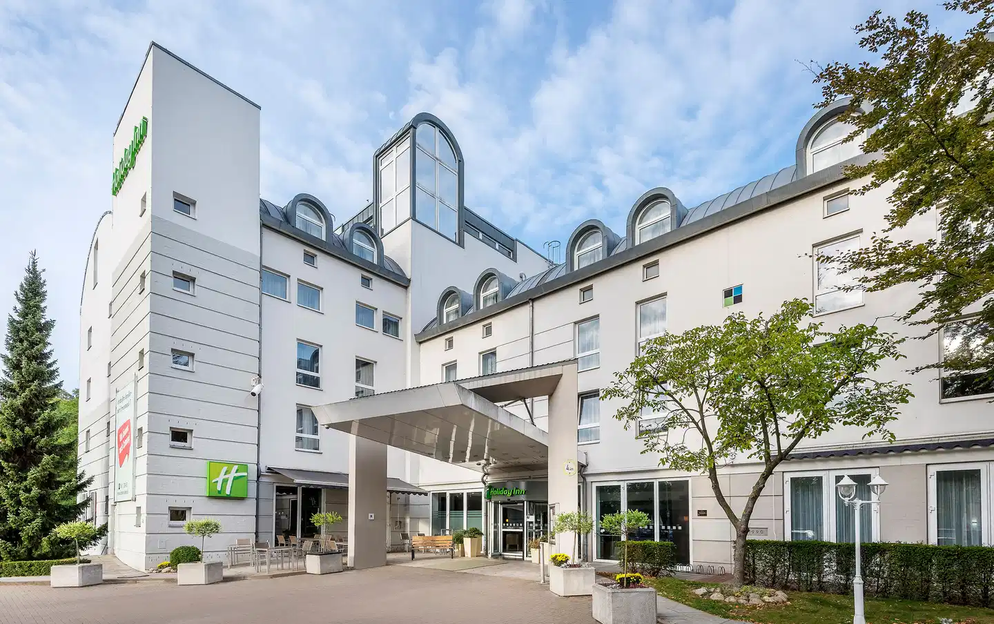 Holiday Inn Lübeck Aussenansicht