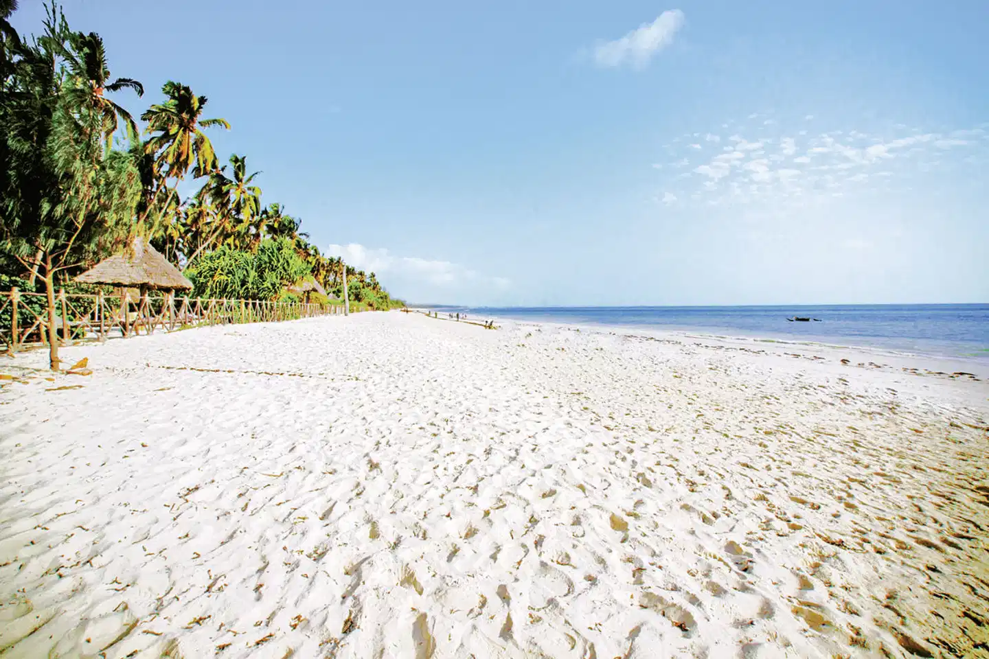 Ocean Paradise Resort & Spa BEACH