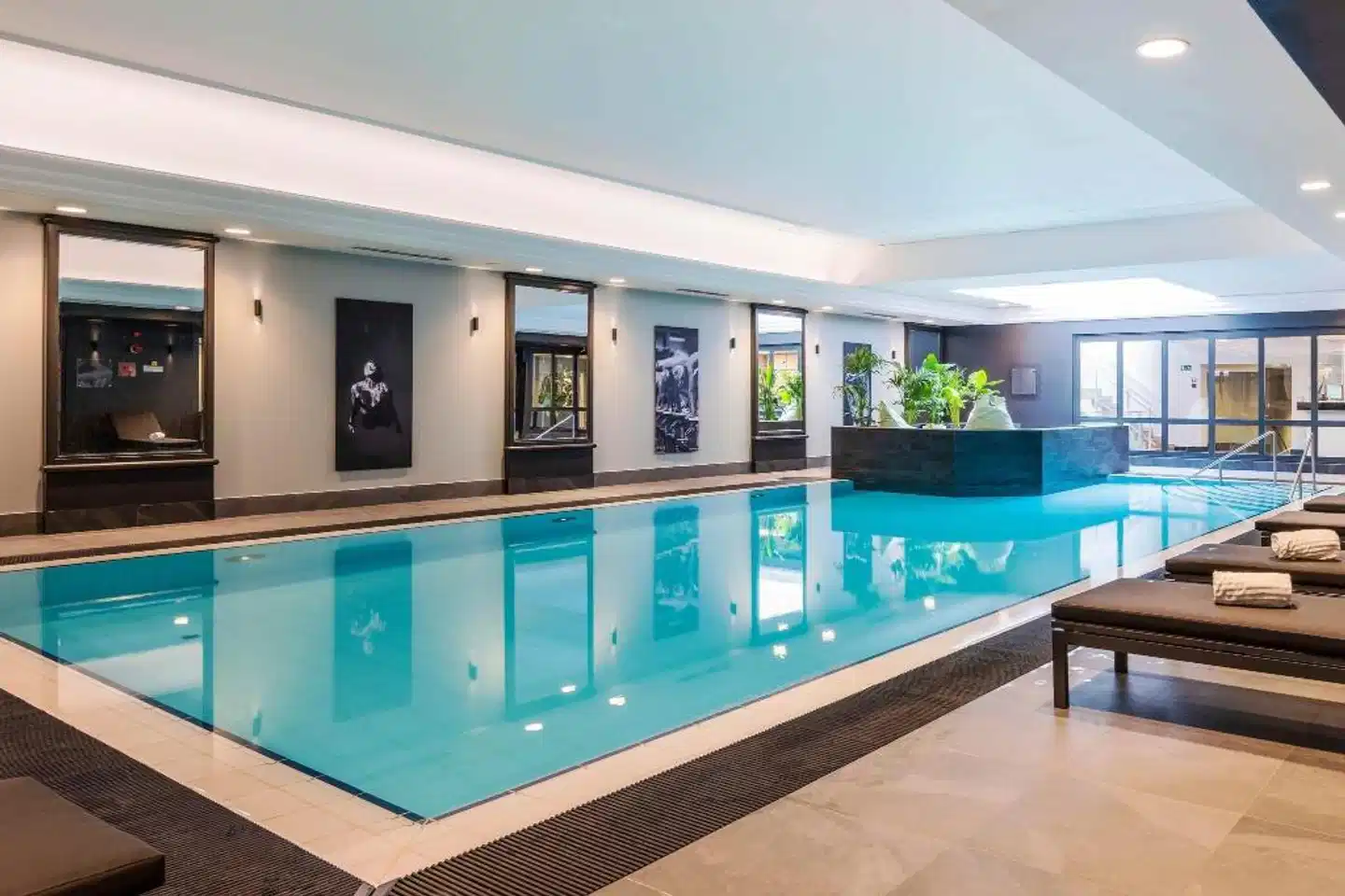 Renaissance Brussels Hotel Hallenbad