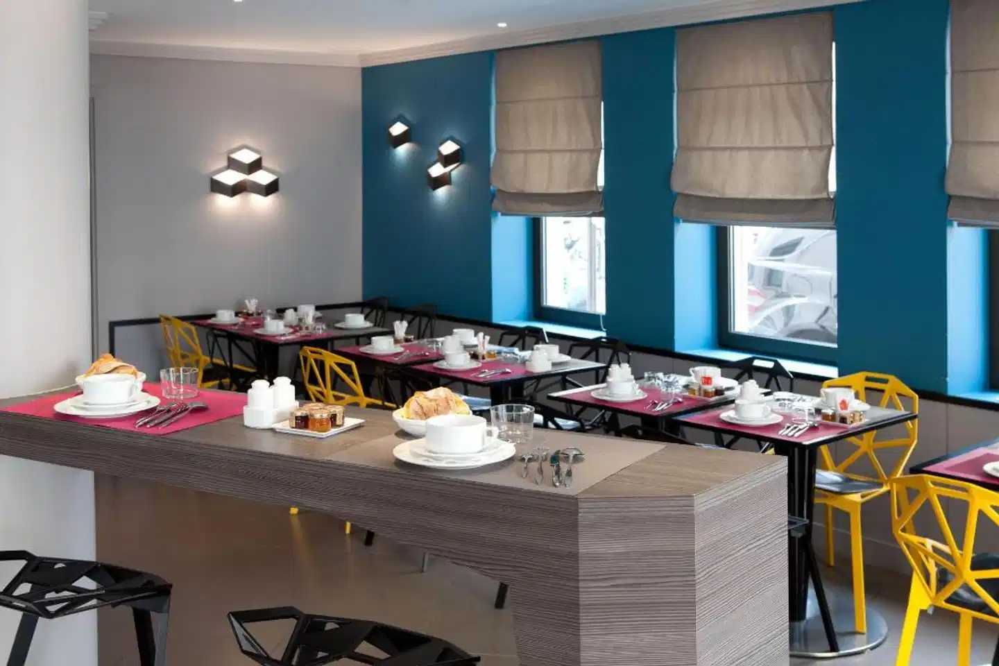 Eiffel Capitol Restaurant