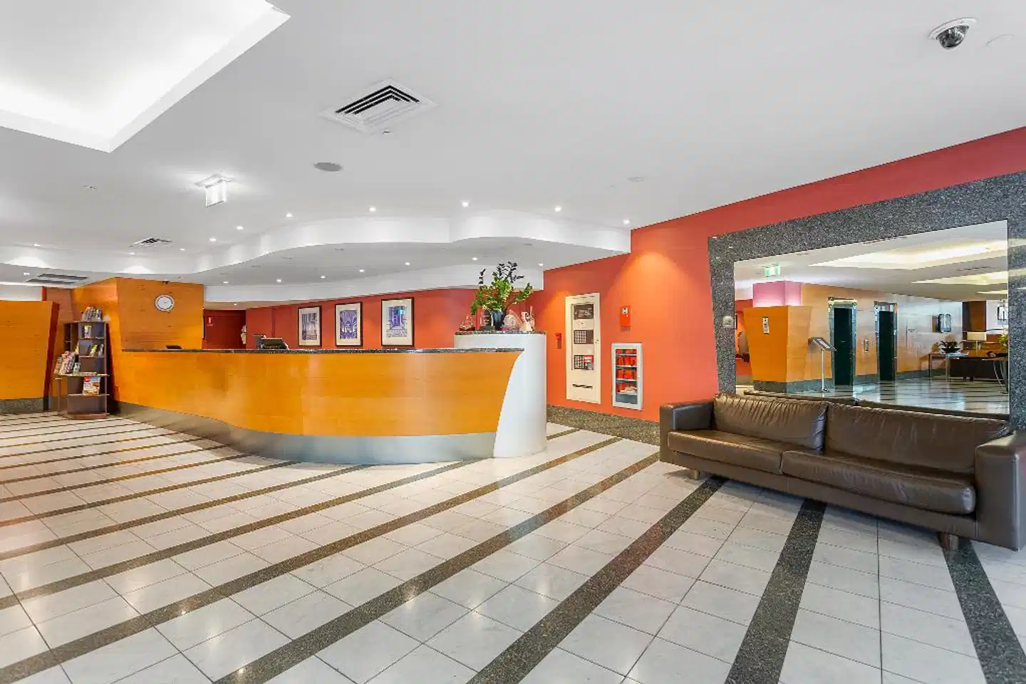 Clarion Suites Gateway Lobby