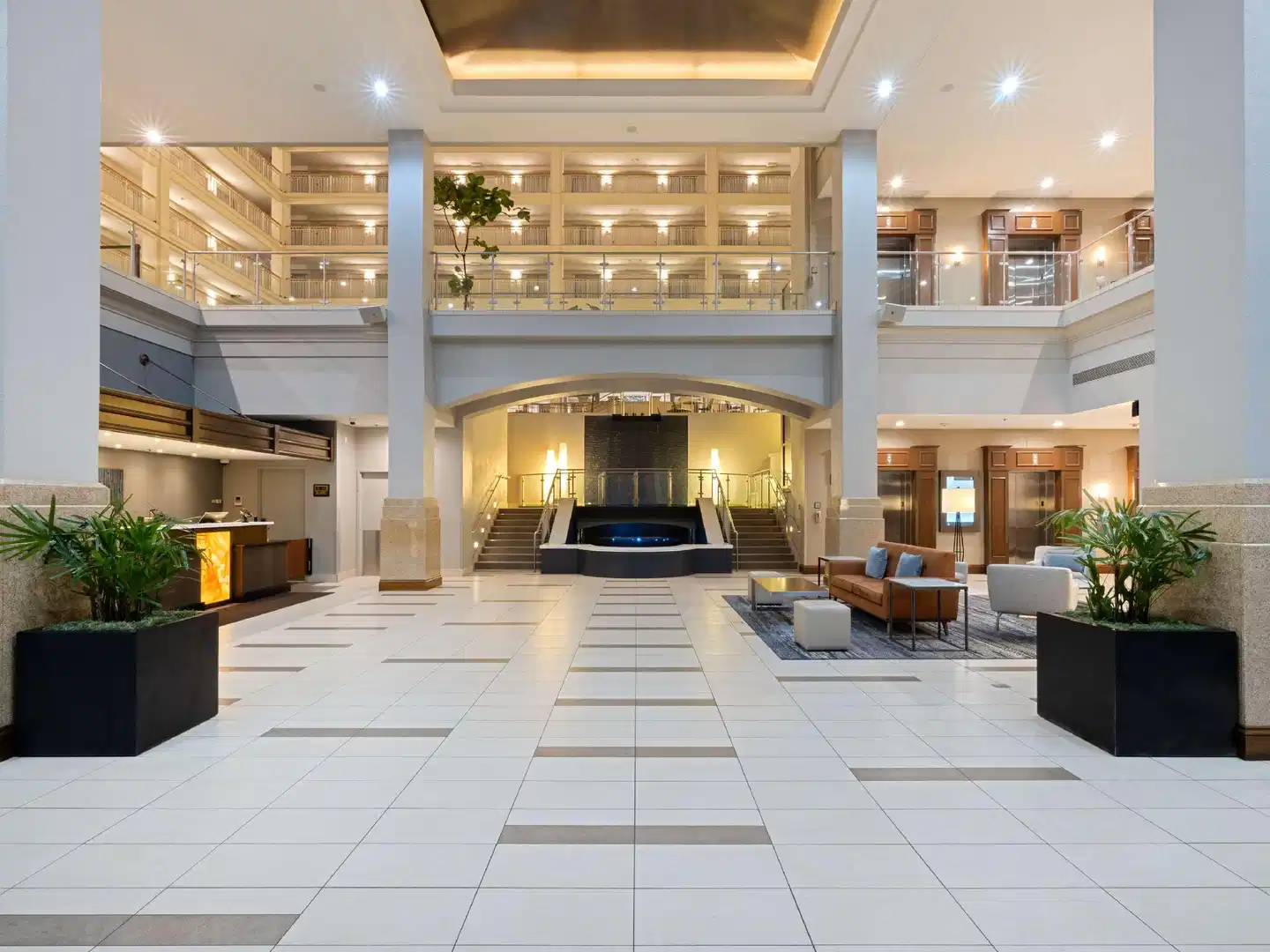 Embassy Suites by Hilton Chicago Downtown Lobby