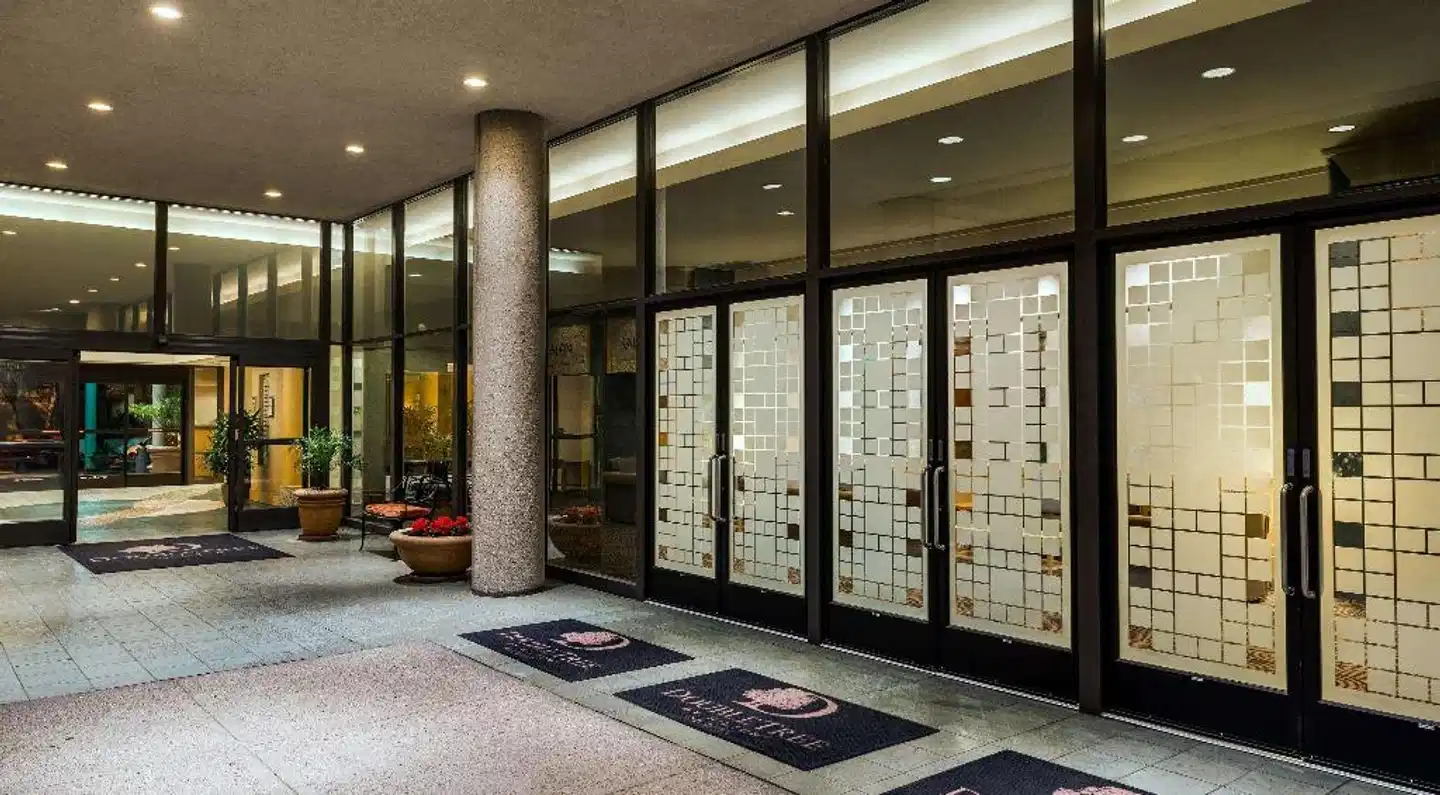 DoubleTree Suites by Hilton Phoenix Wellness