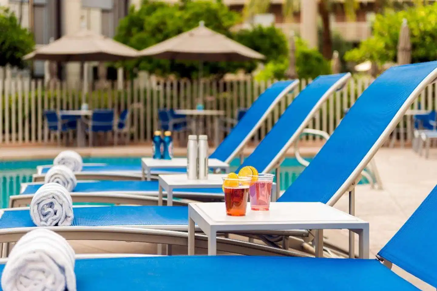 DoubleTree Suites by Hilton Phoenix Pool