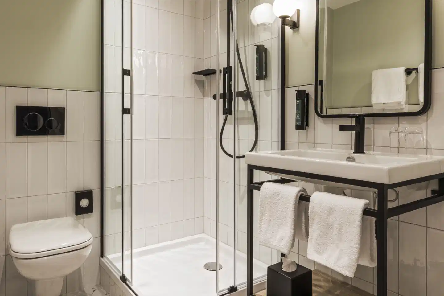 Hotel Valaisia Crans-Montana, a Faern Collection Resort Badezimmer