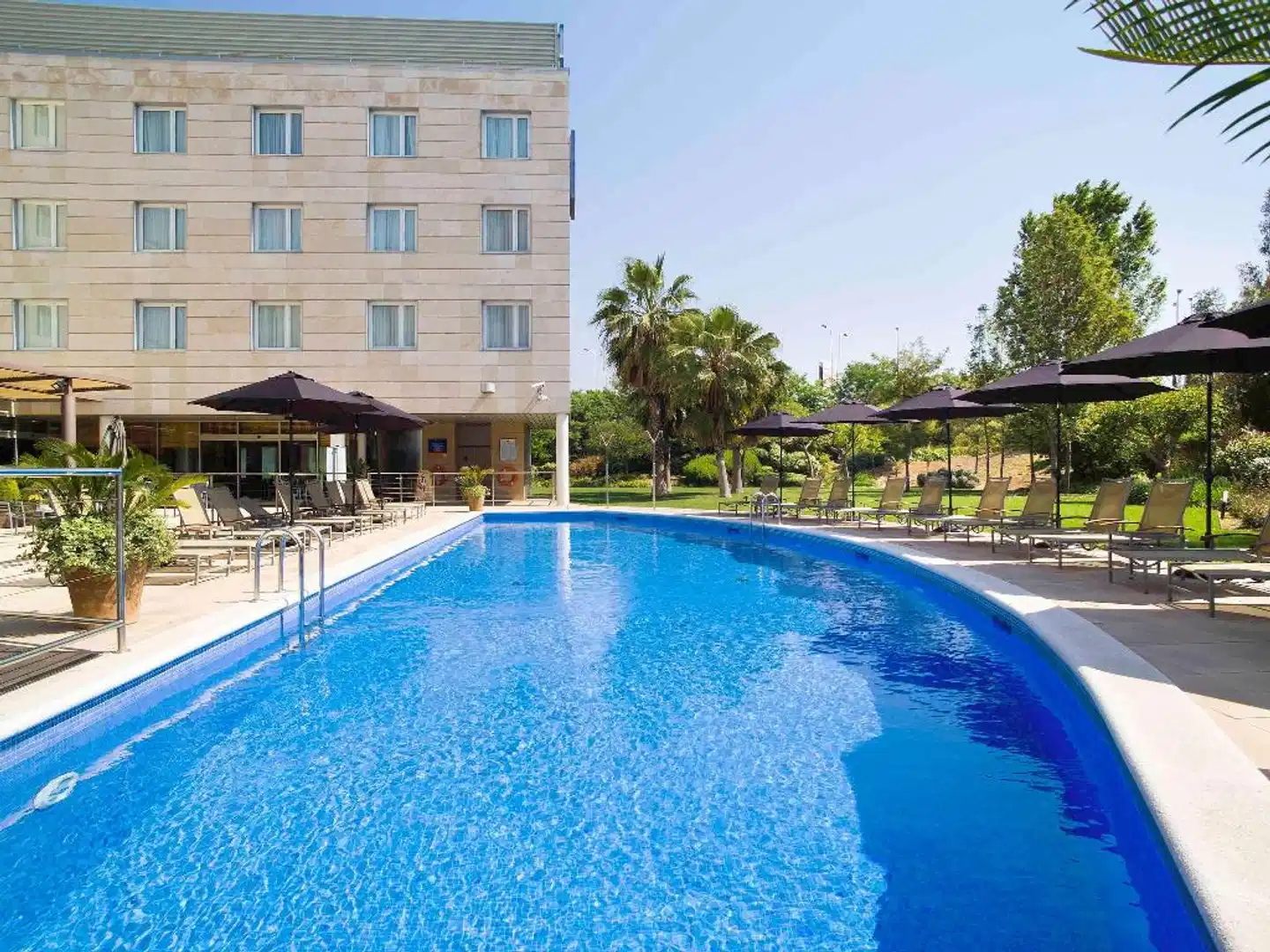Novotel Barcelona Cornella Hotel Pool