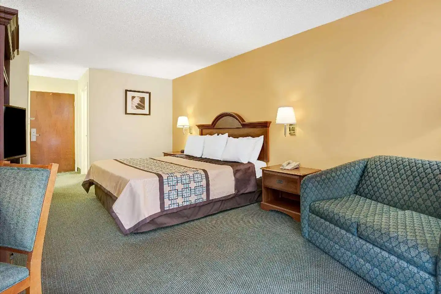 Days Inn by Wyndham Burlington East Wohnbeispiel