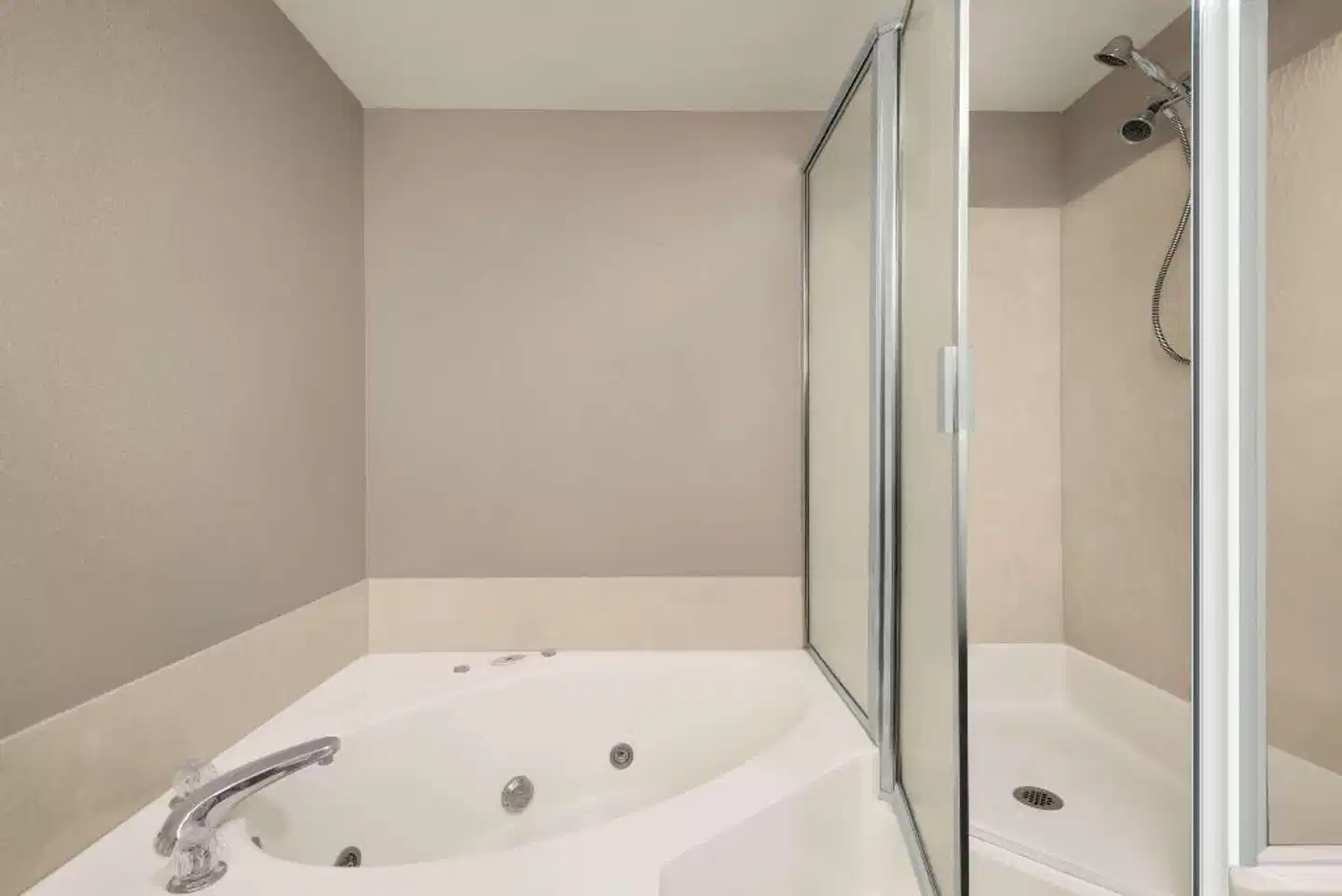 Baymont Inn & Suites Washington Badezimmer