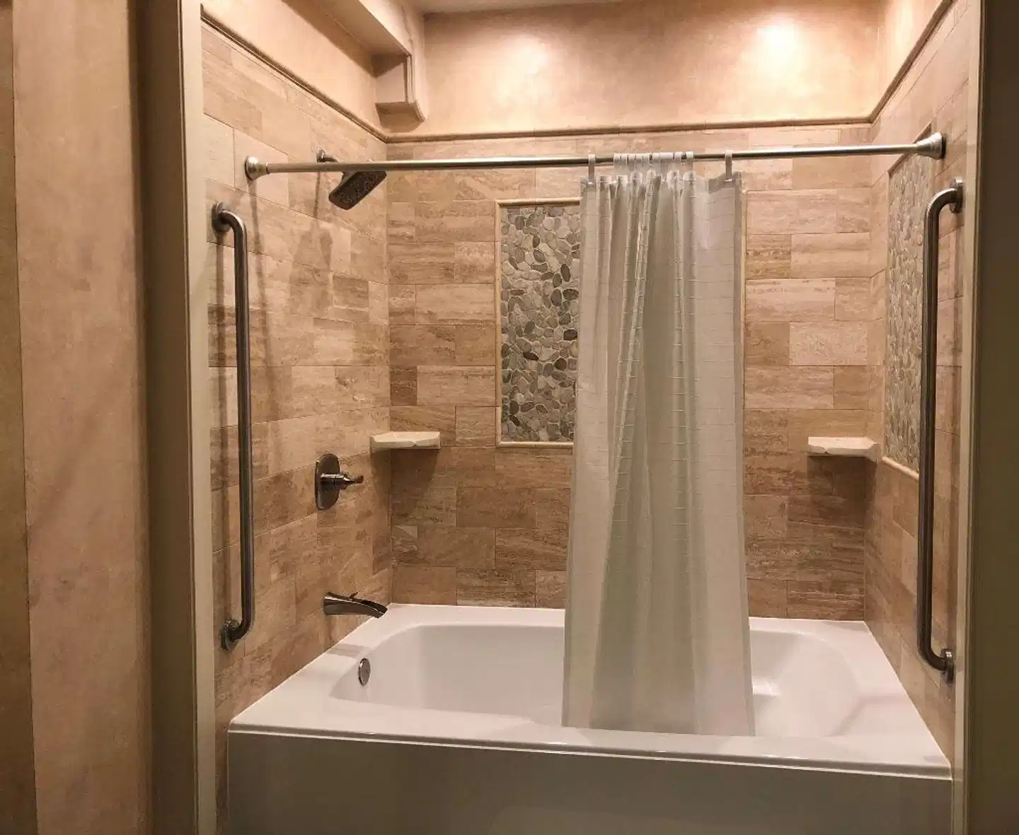 Best Western Grandma's Feather Bed Badezimmer