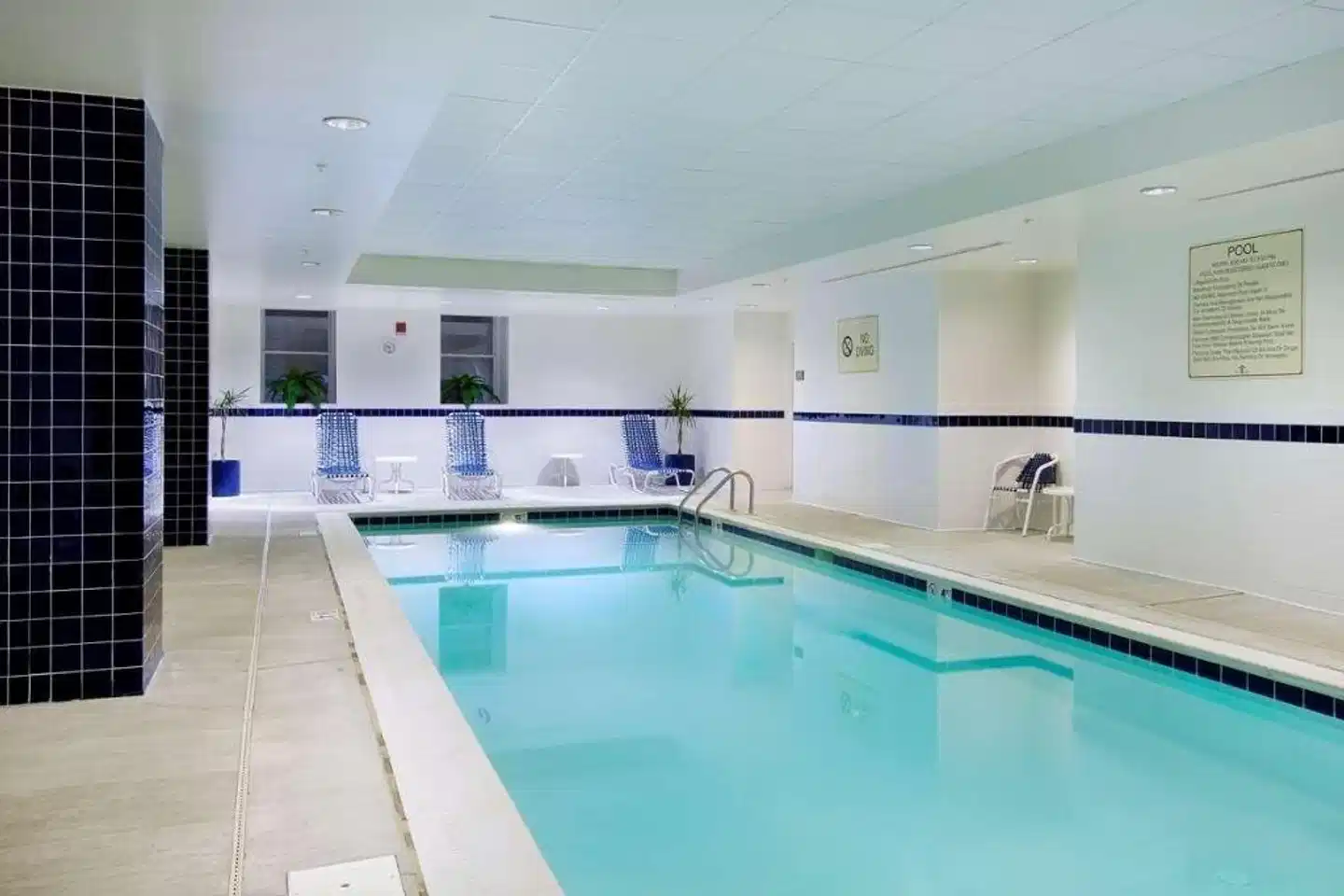 Hampton Inn & Suites Baltimore Inner Harbor Hallenbad