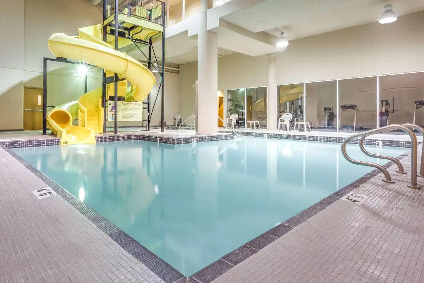 Super 8 by Wyndham Abbotsford BC Hallenbad