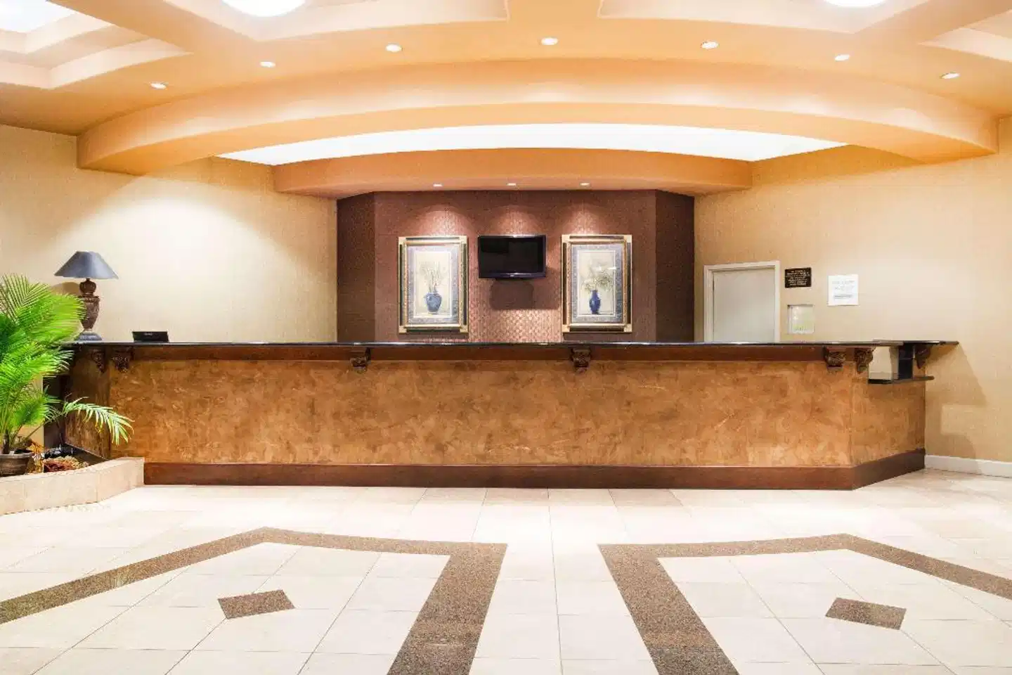 Ramada by Wyndham Jacksonville I-95 by Butler Blvd Lobby